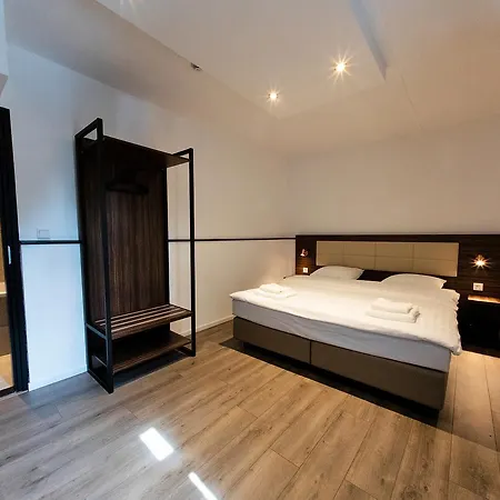 Amsterdam باتهوفيدوربْ