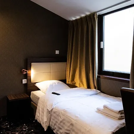 Amsterdam 3*