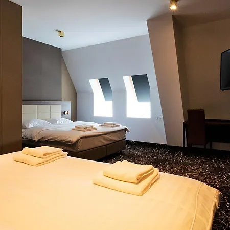 Amsterdam 3*
